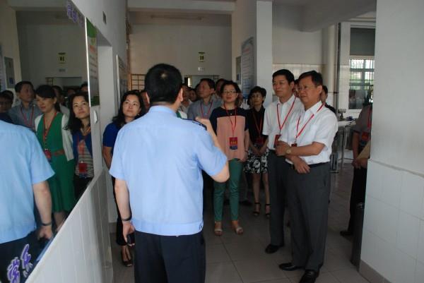 凯发股份纺织集团联合开展党员干部廉政教育